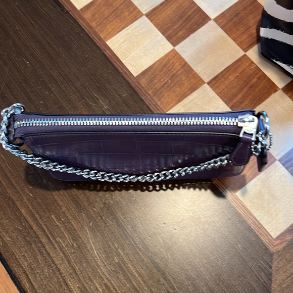 COACH  NOLITA 19 NWT LEATHER EMBOSSED CONVERTIBLE WRISTLET - Picture 5 of 6